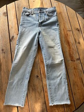 Levi's Women's Light Blue Ankle Crop Straight Jeans